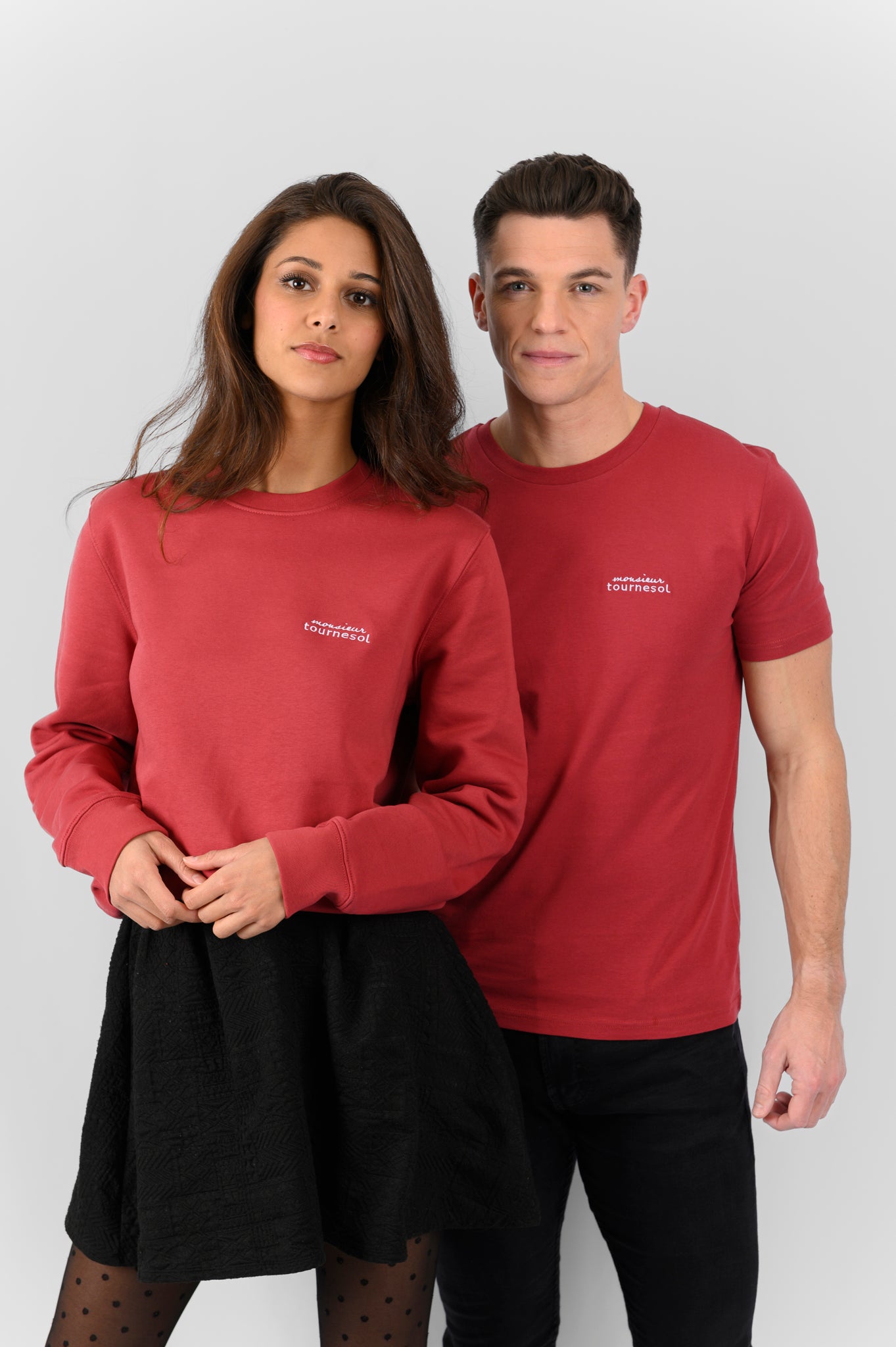 T-shirt brodé rouge volcan
