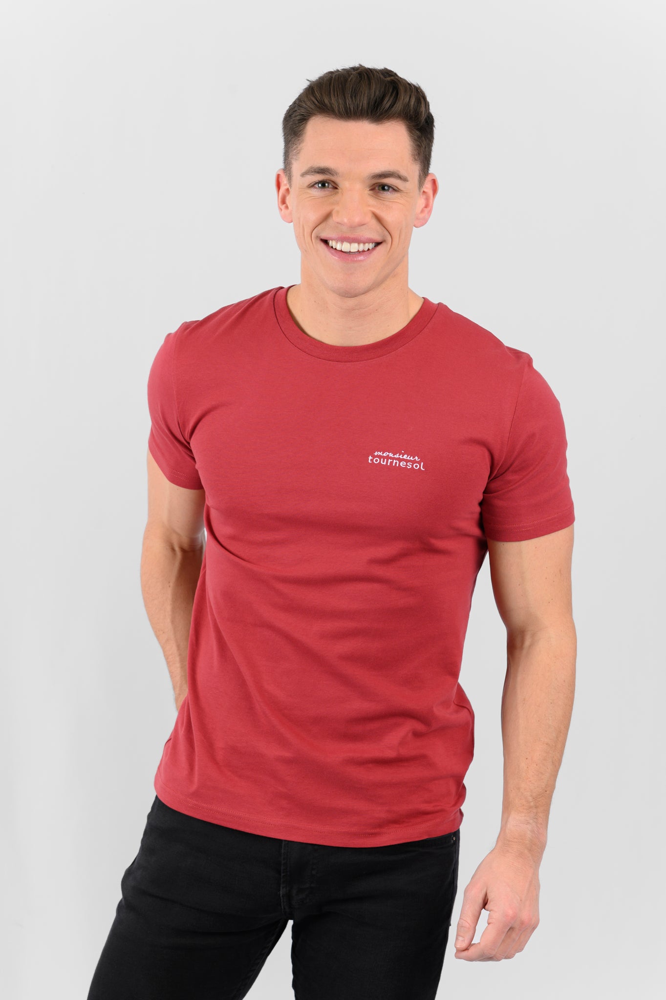T-shirt brodé rouge volcan